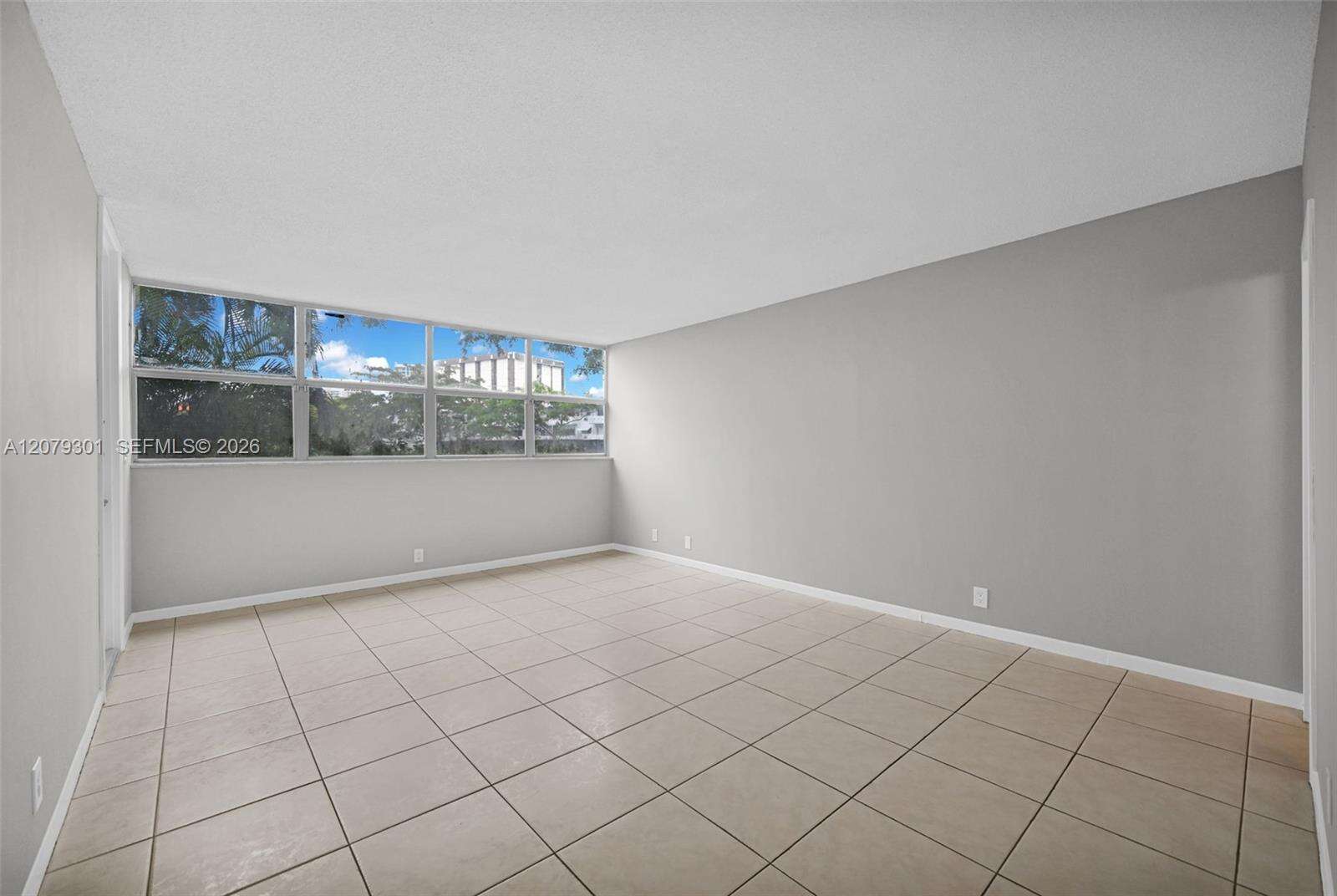 Lake Point Tower Condominium | Unit #109 Unit #109 | Picture 16