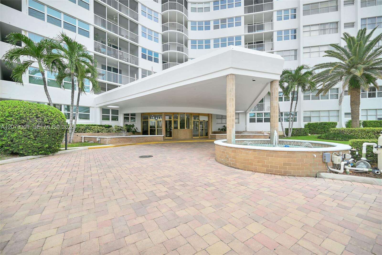 Lake Point Tower Condominium | Unit #109 Unit #109 | Picture 3