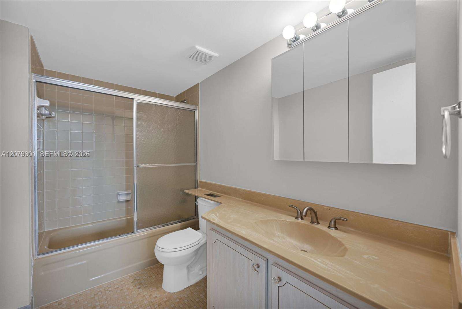 Lake Point Tower Condominium | Unit #109 Unit #109 | Picture 21