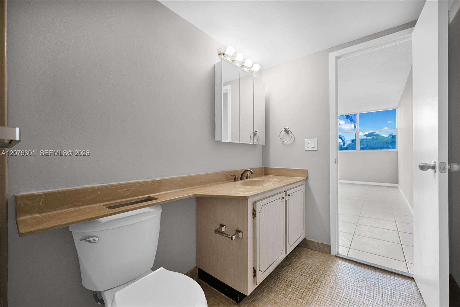 Lake Point Tower Condominium | Unit #109 Unit #109 | Picture 22