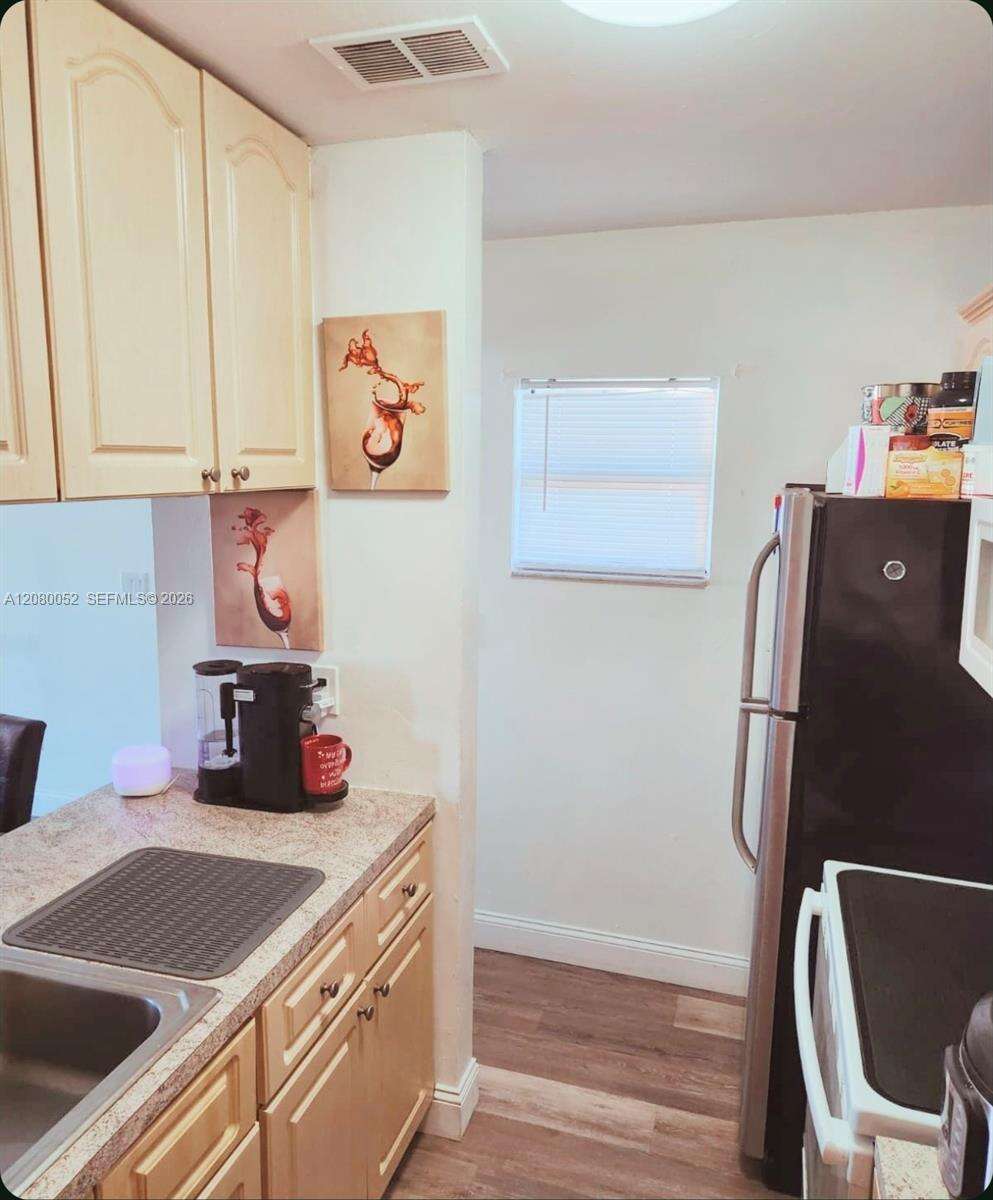 Lago Grande Condo Three C | Unit #54-22 Unit #54-22 | Picture 3