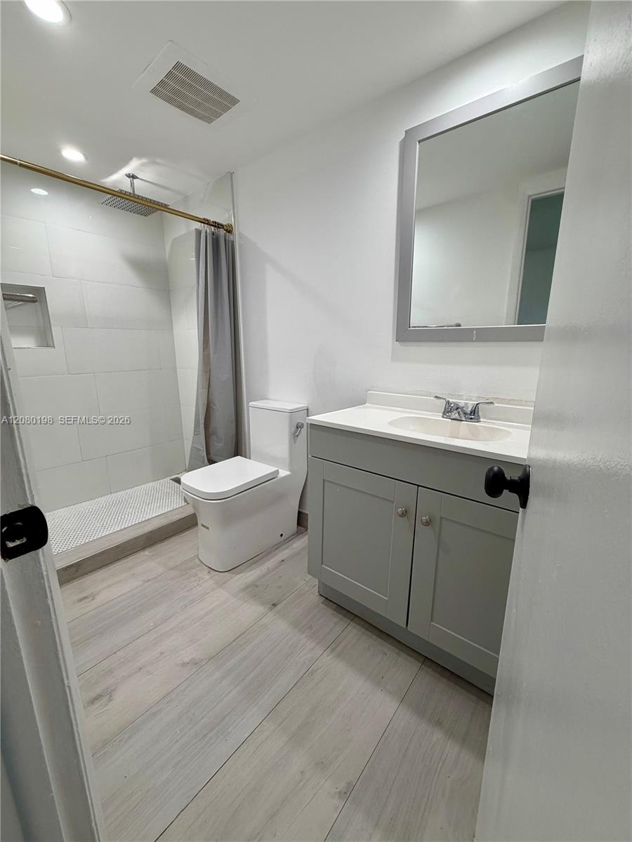 Rolling Green Condo H | Unit #H101 Unit #H101 | Picture 13