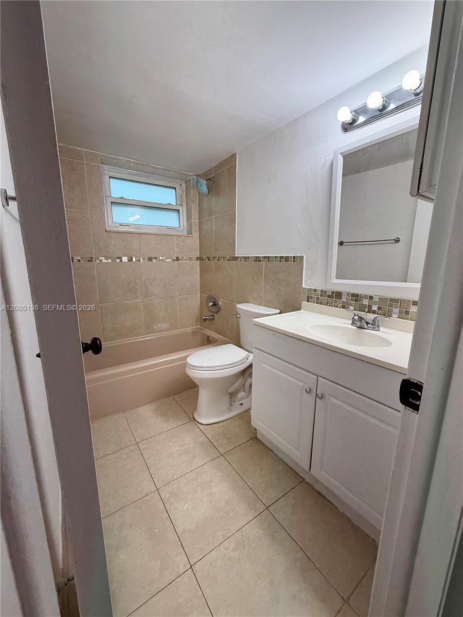 Rolling Green Condo H | Unit #H101 Unit #H101 | Picture 16