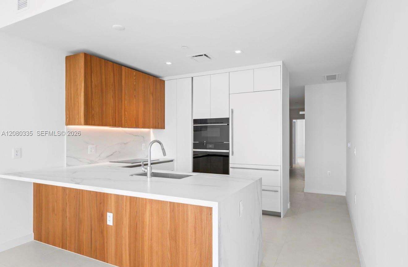 Casa Bella Developer 3805 | Unit #3805 Unit #3805 | Picture 4