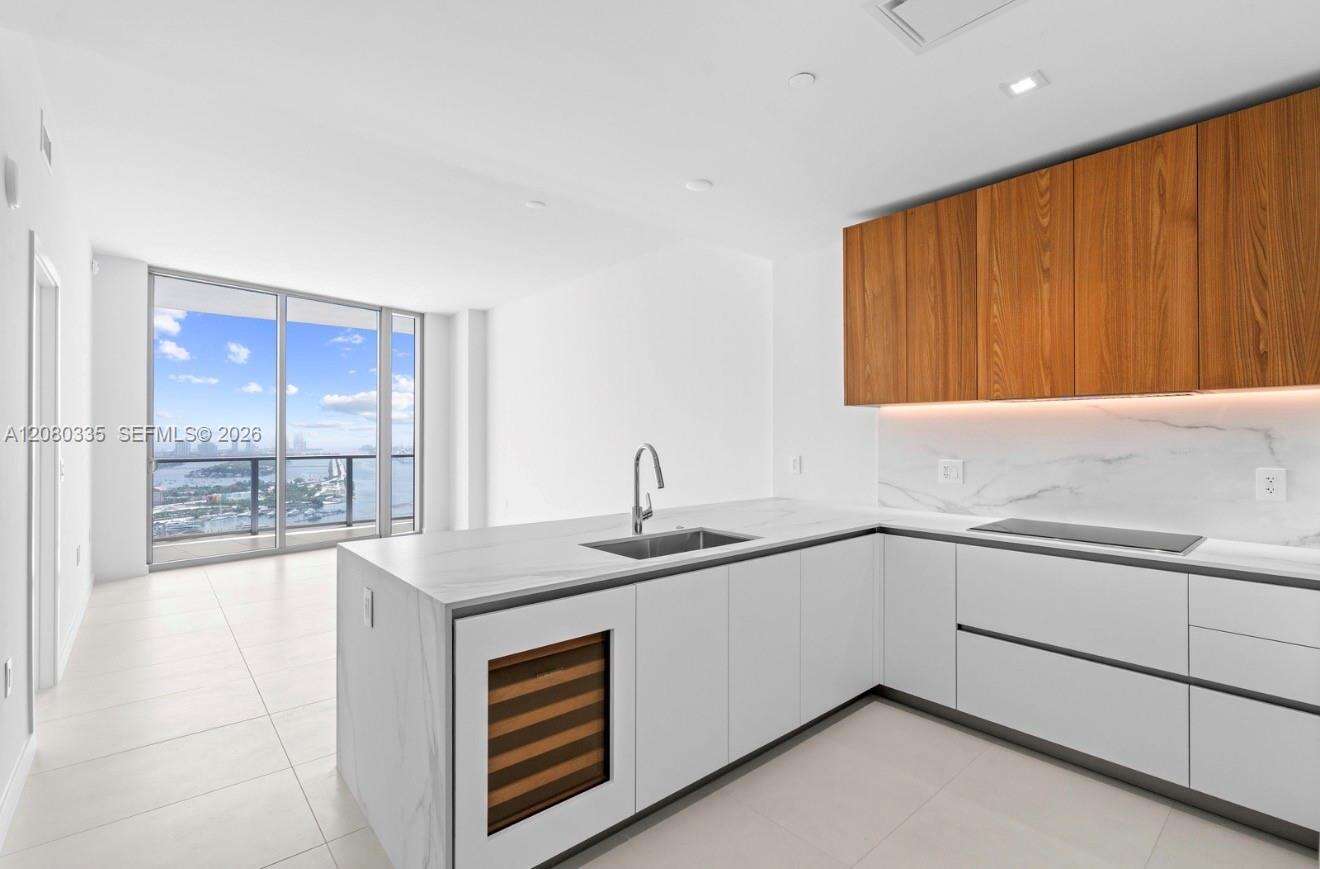 Casa Bella Developer 3805 | Unit #3805 Unit #3805 | Picture 5