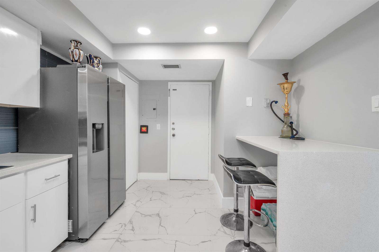 Bayview Towers Condo North Bldg | Unit #C204 Unit #C204 | Picture 9