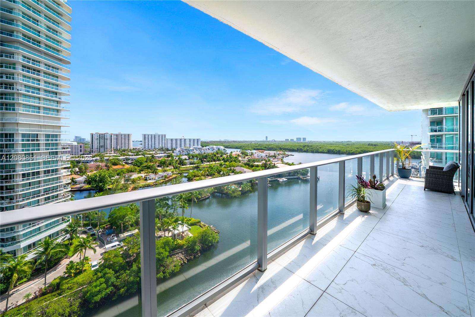 Parque Towers | Unit #4-1208 Unit #4-1208 | Picture 3