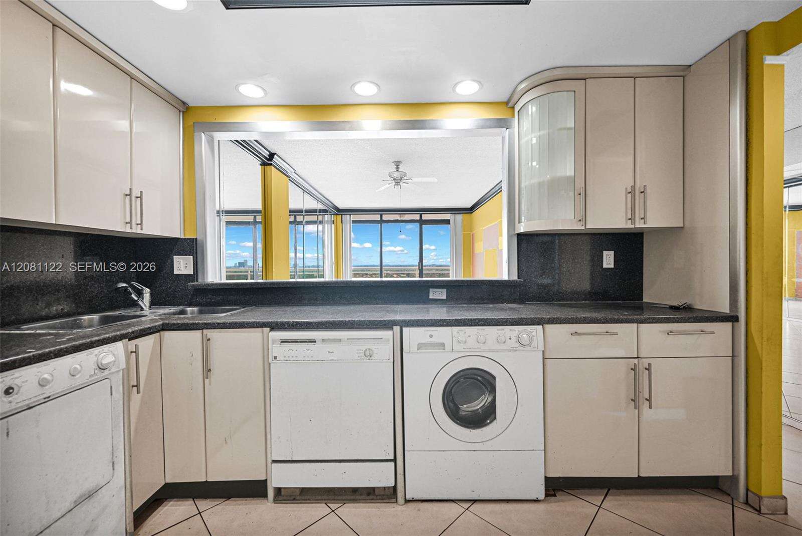 Allington Towers | Unit #PHD Unit #PHD | Picture 8