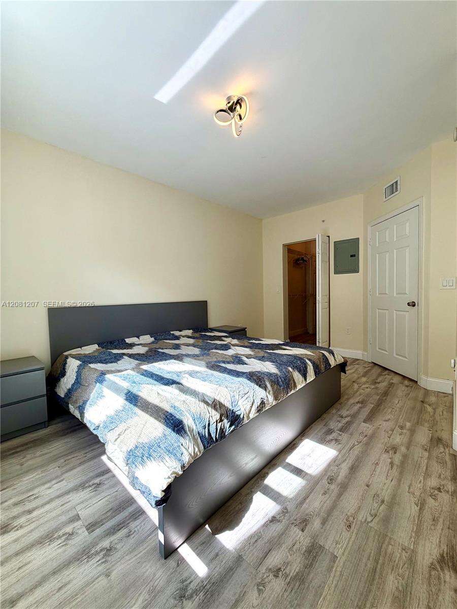 Porto Bellagio | Unit #2419 Unit #2419 | Picture 13