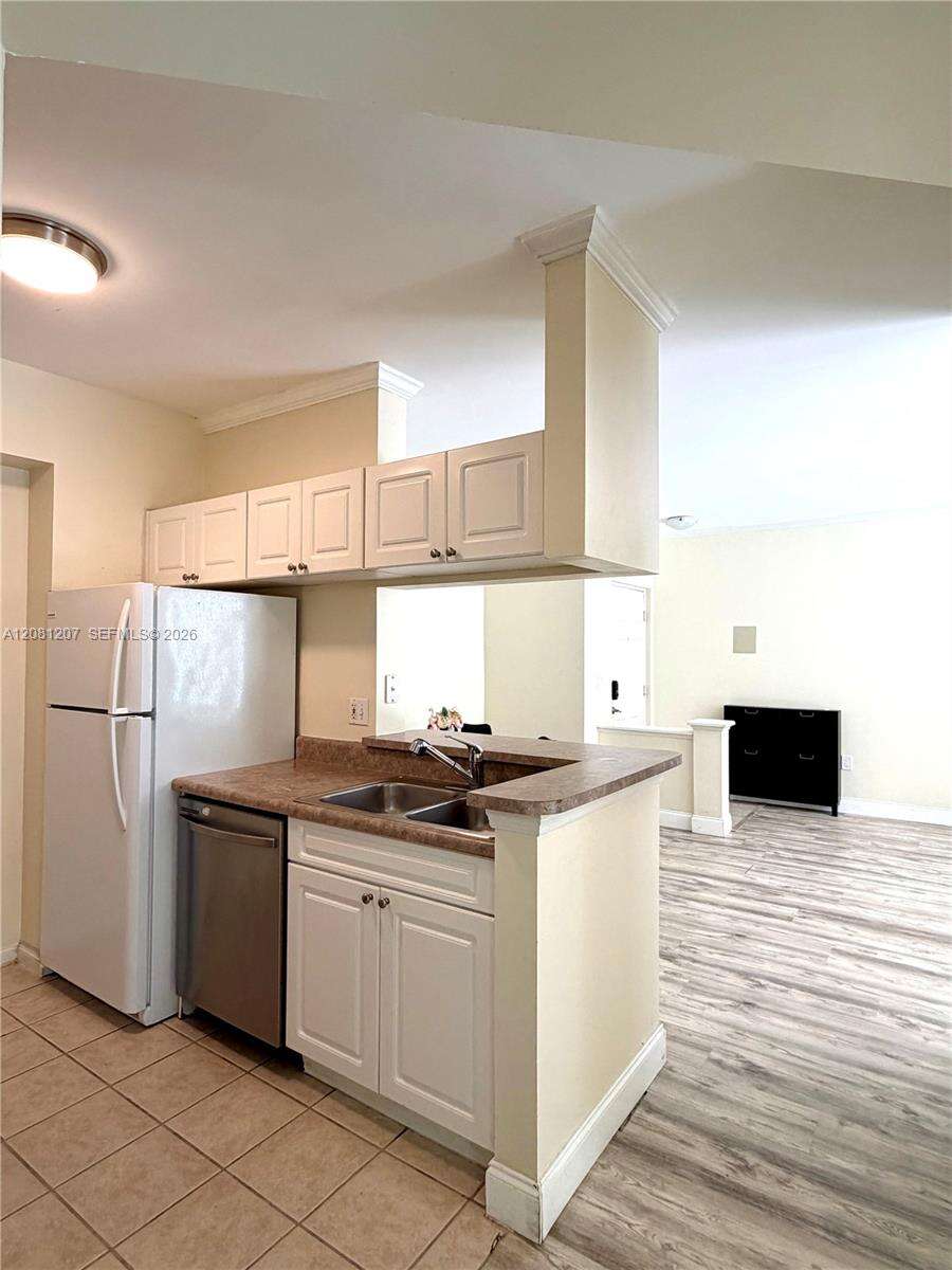 Porto Bellagio | Unit #2419 Unit #2419 | Picture 6