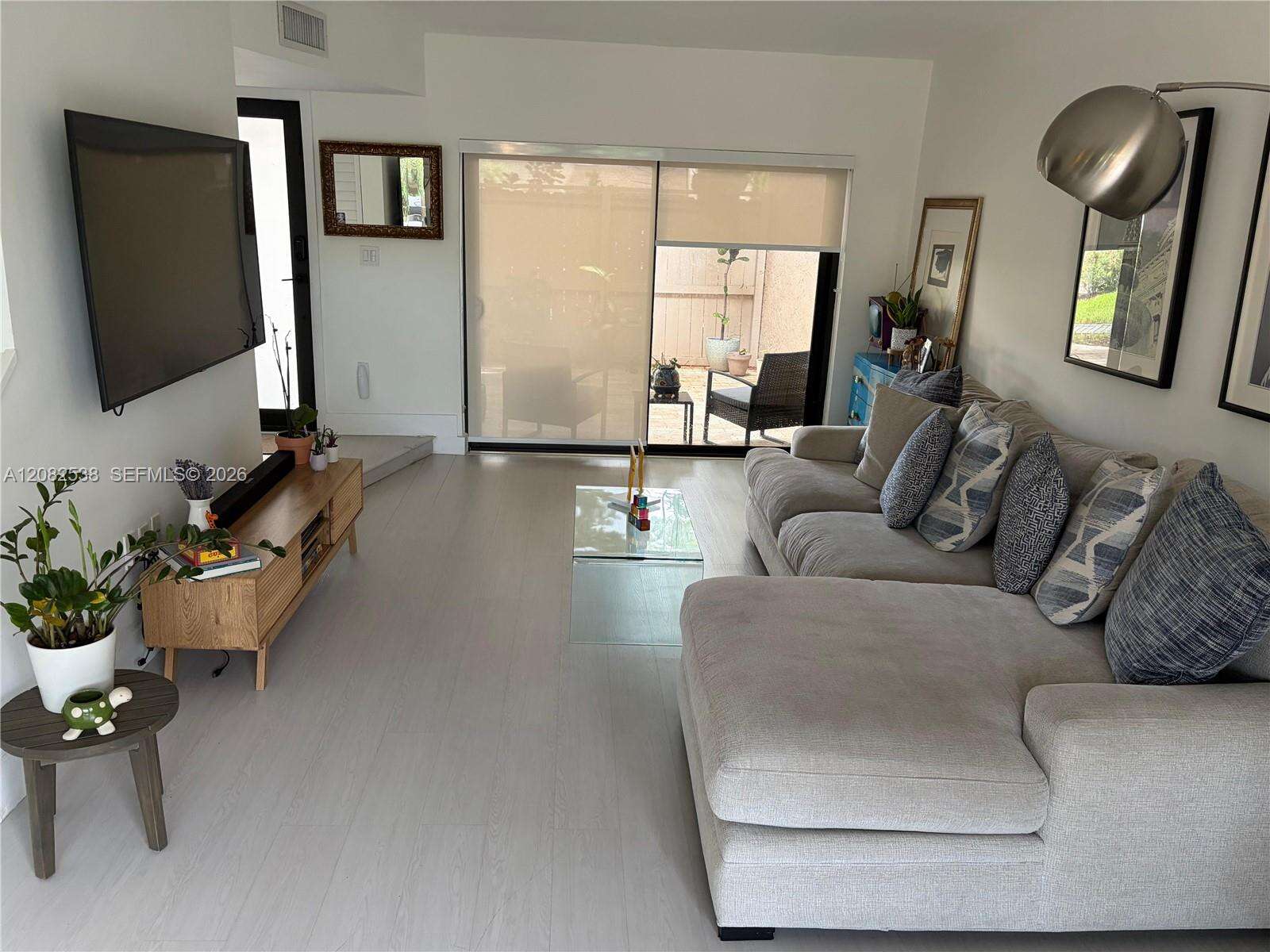 Briar Bay Townhouse Ests | N/A N/A | Picture 5