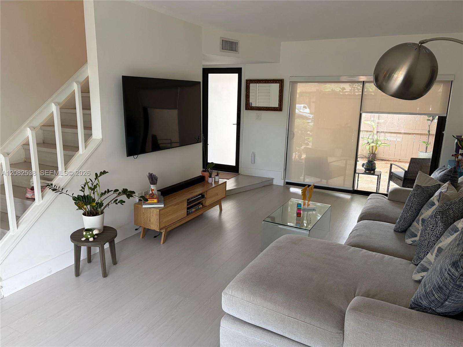 Briar Bay Townhouse Ests | N/A N/A | Picture 6