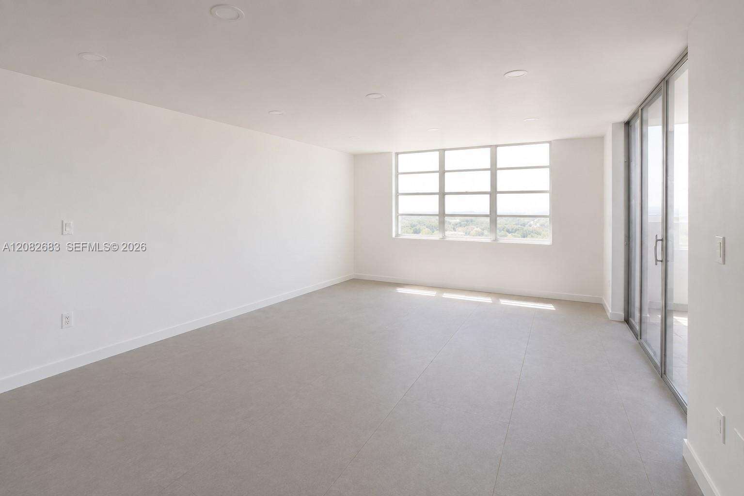 Commodore Plaza Condo Tower Bldg | Unit #PH05 Unit #PH05 | Picture 2
