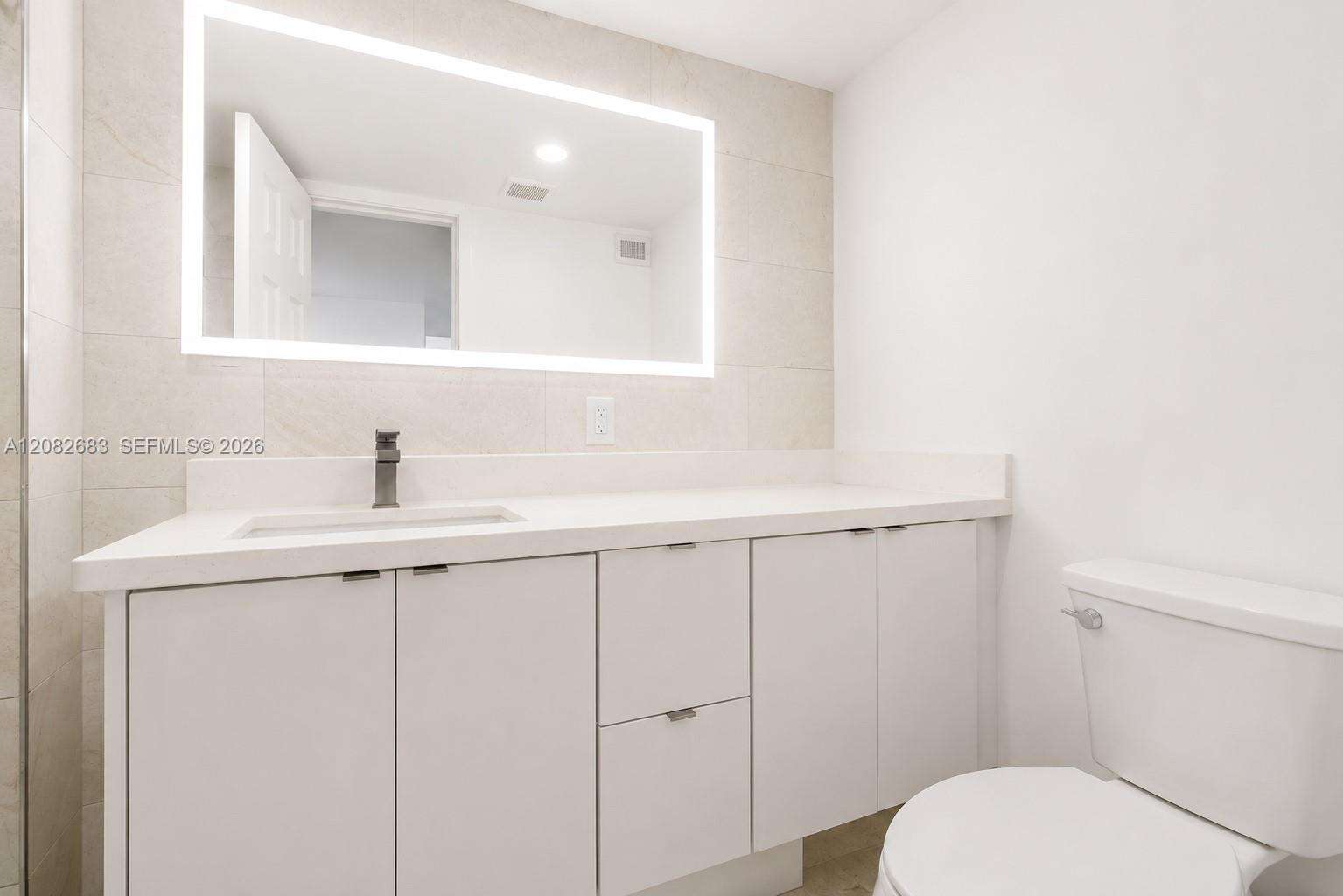 Commodore Plaza Condo Tower Bldg | Unit #PH05 Unit #PH05 | Picture 13