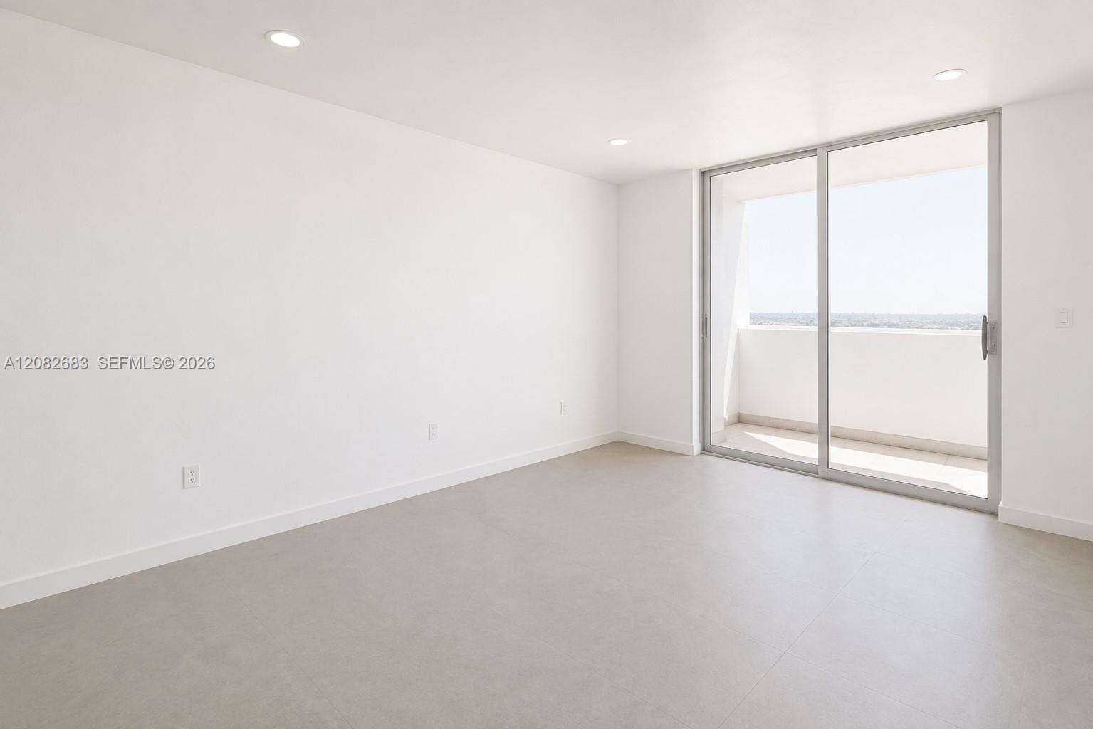 Commodore Plaza Condo Tower Bldg | Unit #PH05 Unit #PH05 | Picture 4