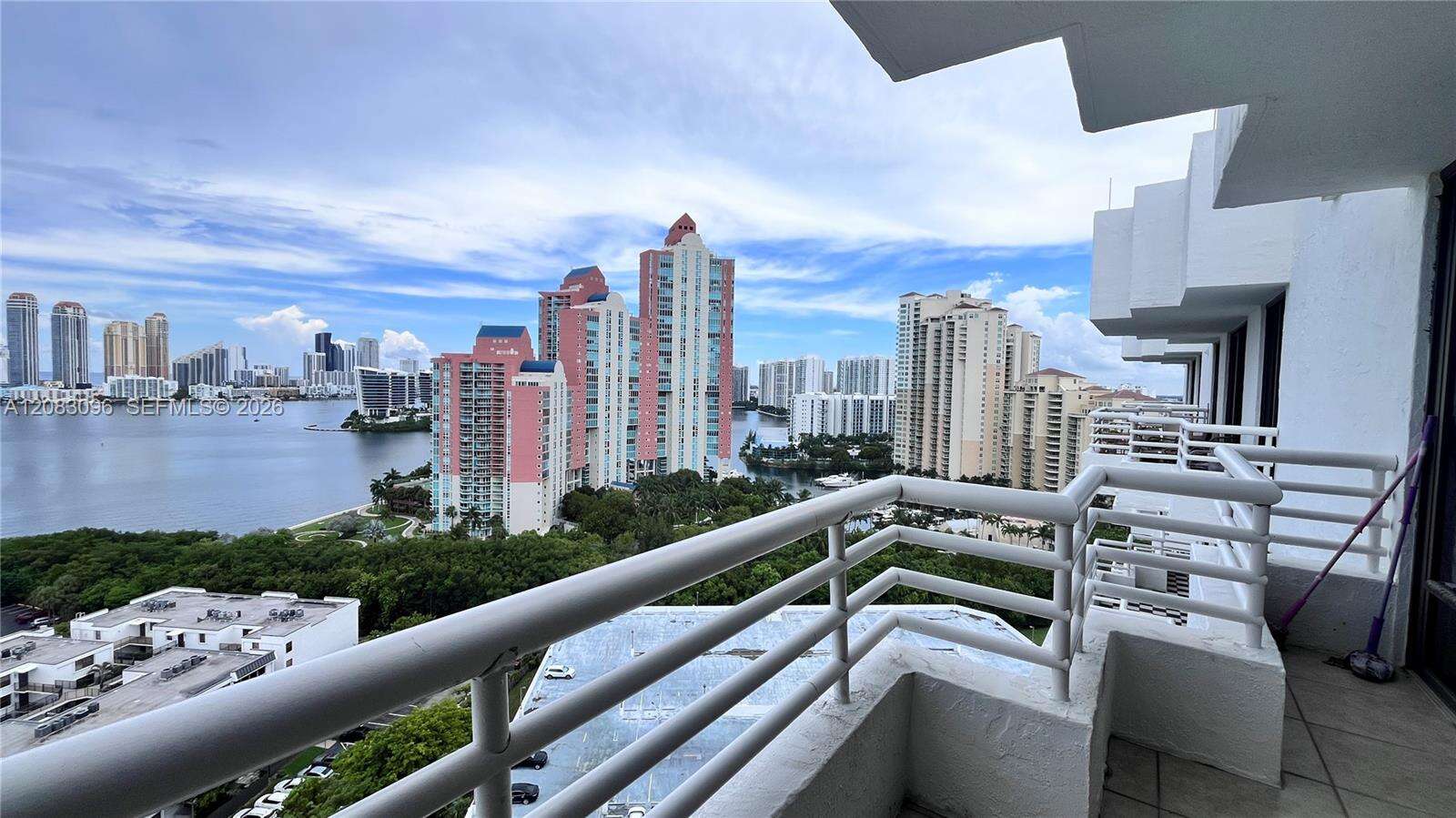 Parc Central Aventura East | Unit #PH16 Unit #PH16 | Picture 2