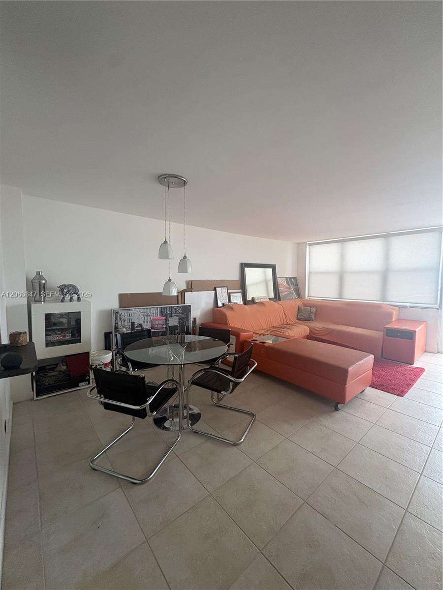 Bayview Towers Condo South Bldg | Unit #A1409 Unit #A1409 | Picture 4
