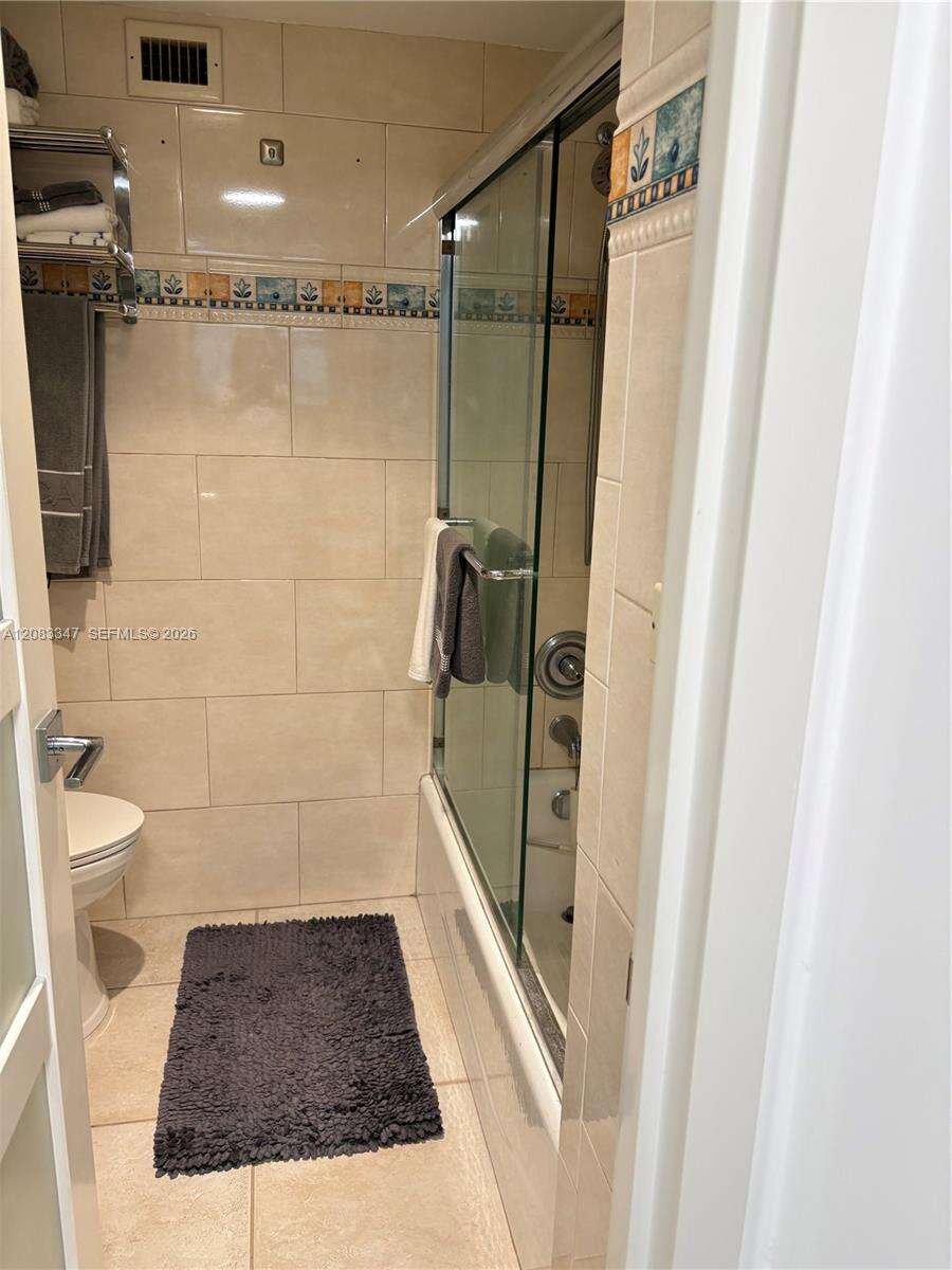 Bayview Towers Condo South Bldg | Unit #A1409 Unit #A1409 | Picture 5