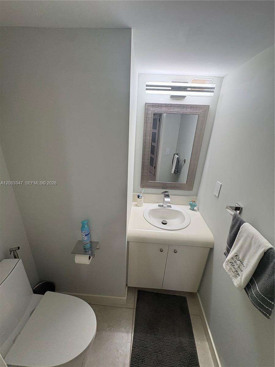 Bayview Towers Condo South Bldg | Unit #A1409 Unit #A1409 | Picture 7