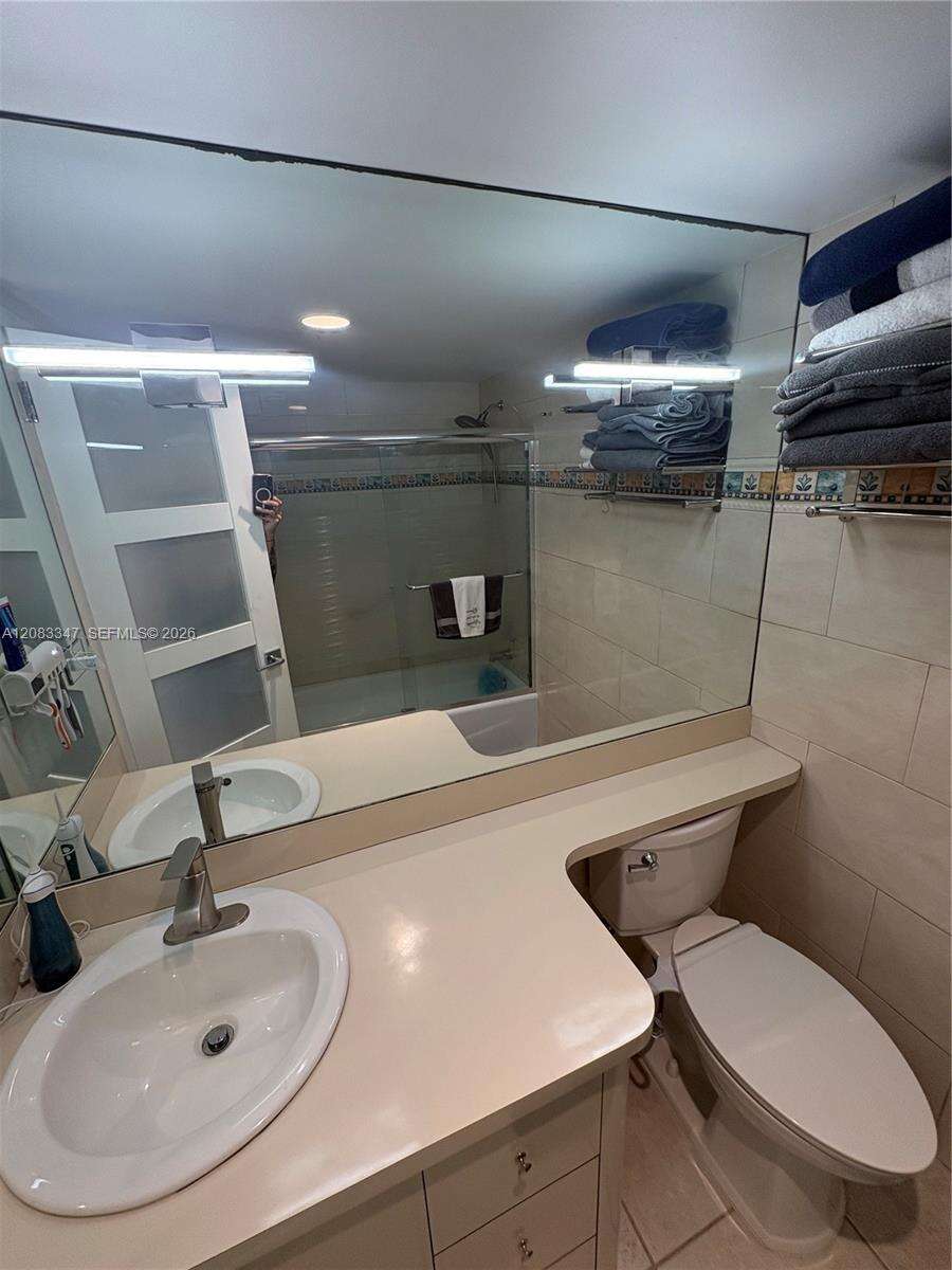 Bayview Towers Condo South Bldg | Unit #A1409 Unit #A1409 | Picture 9