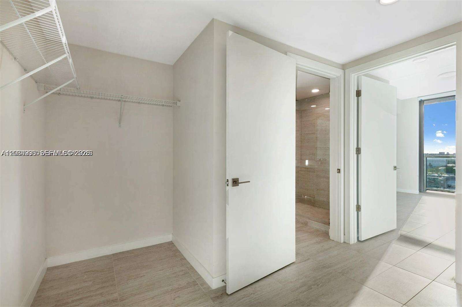 Quadro | Unit #N-905 Unit #N-905 | Picture 24