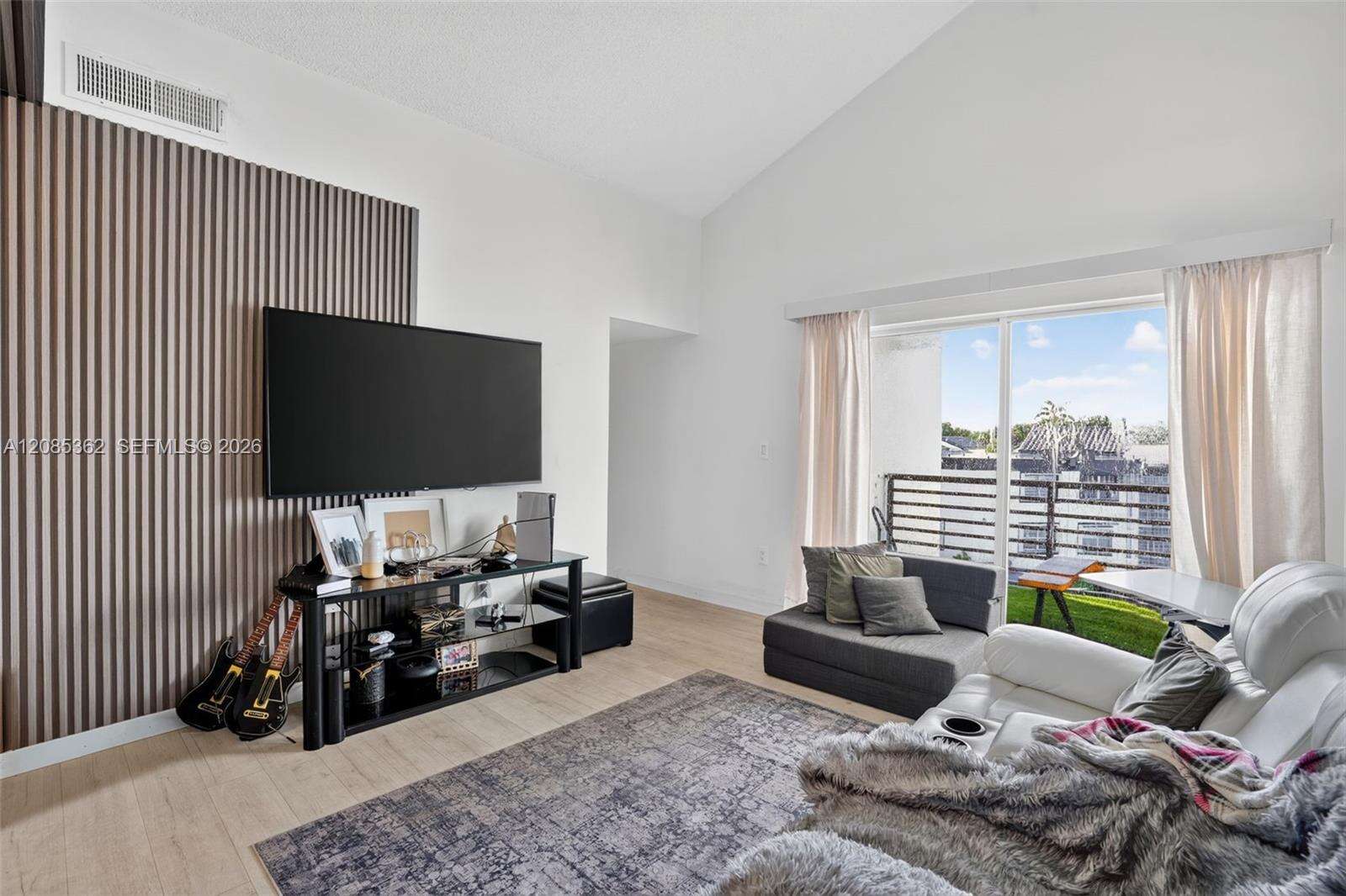 Soleil At Fontainebleau | Unit #G303 Unit #G303 | Picture 11