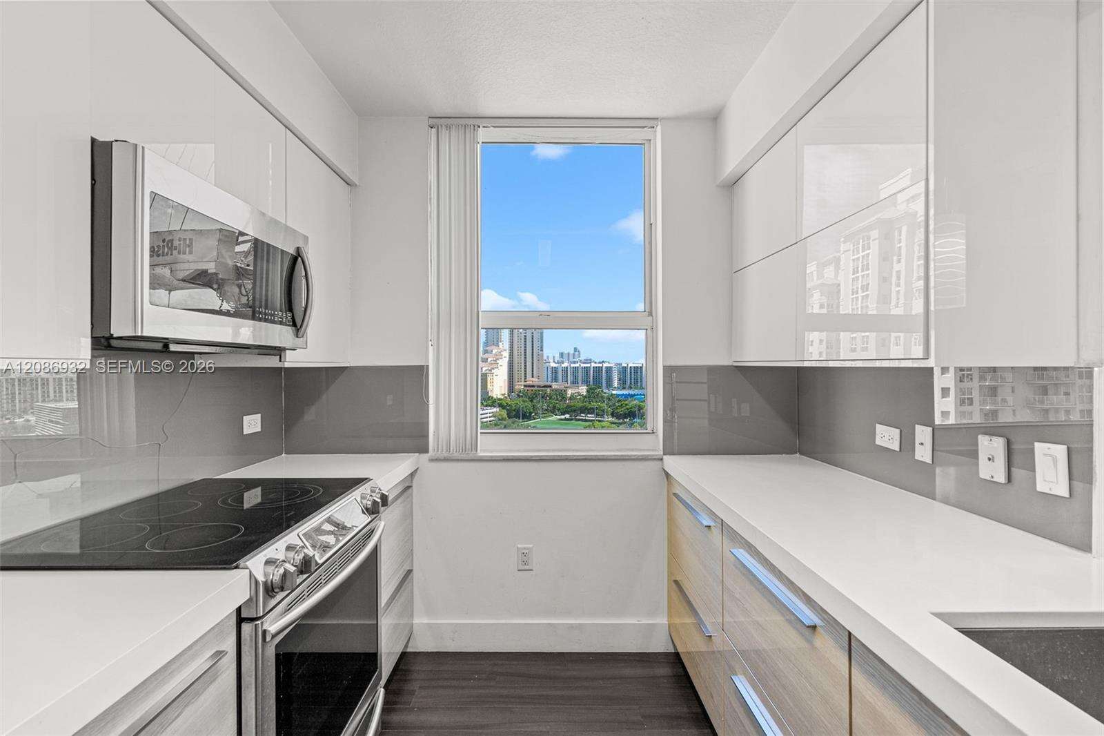 Turnberry On The Green | Unit #1508 Unit #1508 | Picture 11