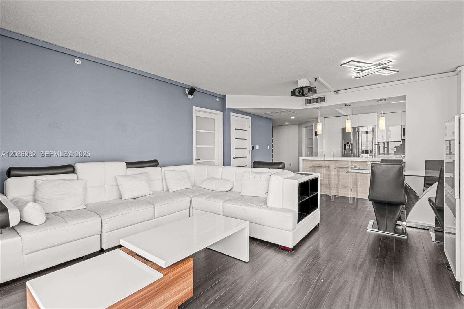 Turnberry On The Green | Unit #1508 Unit #1508 | Picture 17