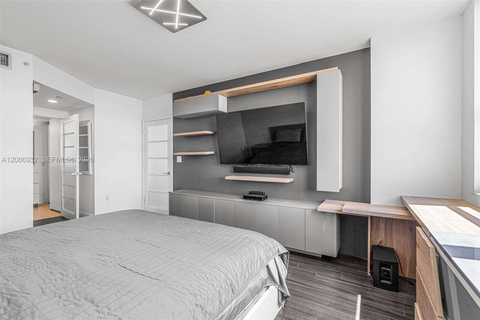 Turnberry On The Green | Unit #1508 Unit #1508 | Picture 21