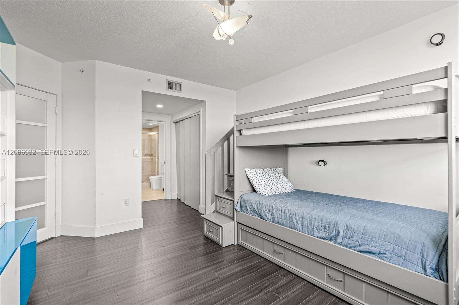 Turnberry On The Green | Unit #1508 Unit #1508 | Picture 27