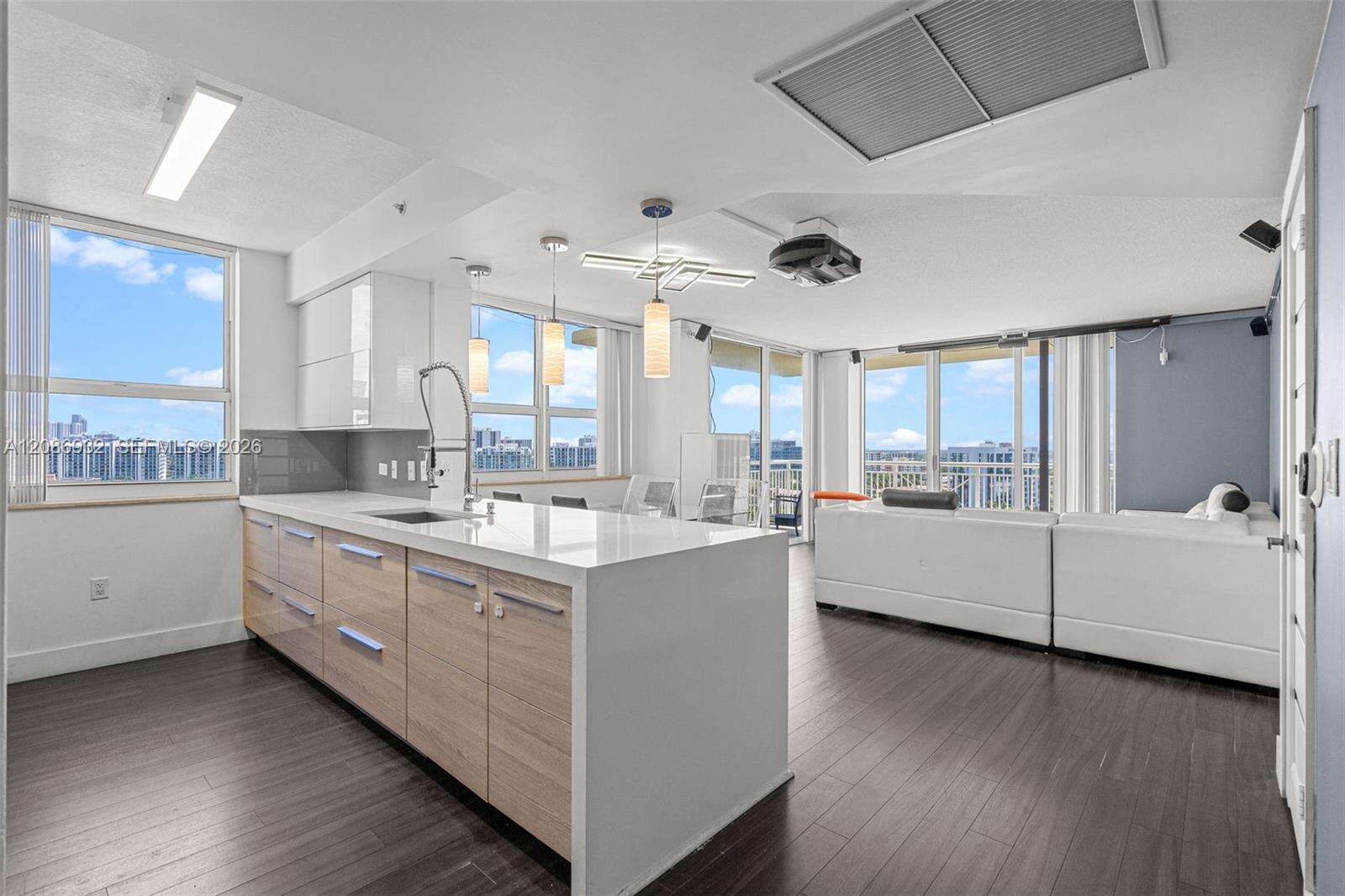 Turnberry On The Green | Unit #1508 Unit #1508 | Picture 9