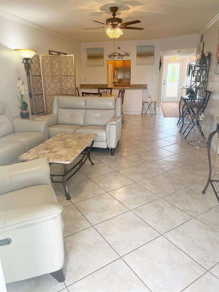 Hollybrook Golf And Tennis Club | Unit #302 Unit #302 | Picture 11