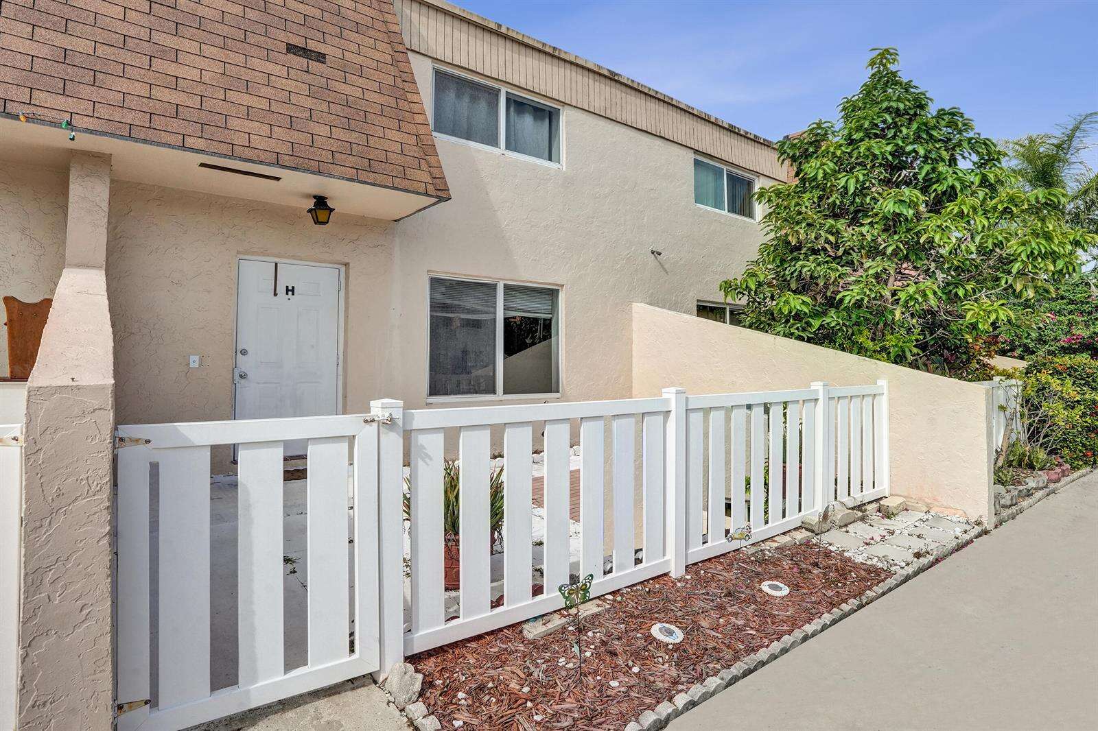 Oriole Golf Tennis Club Sec 3 78 22 B That Pt Of Par B | Unit #H Unit #H | Picture 3