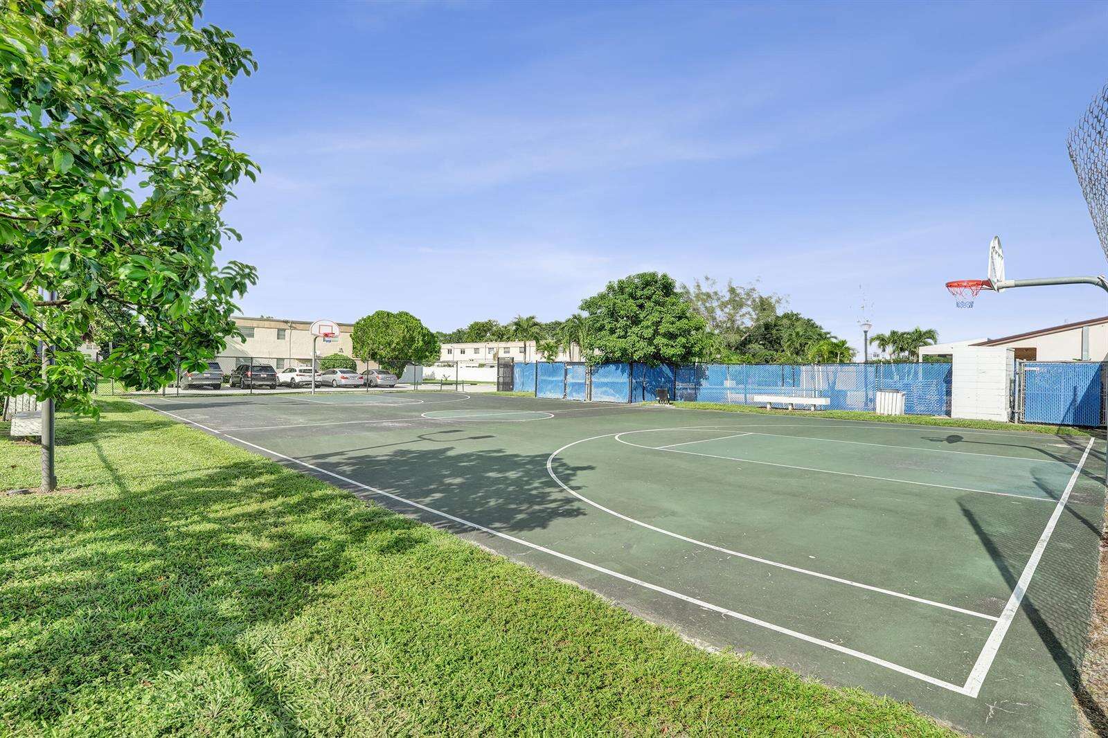 Oriole Golf Tennis Club Sec 3 78 22 B That Pt Of Par B | Unit #H Unit #H | Picture 40