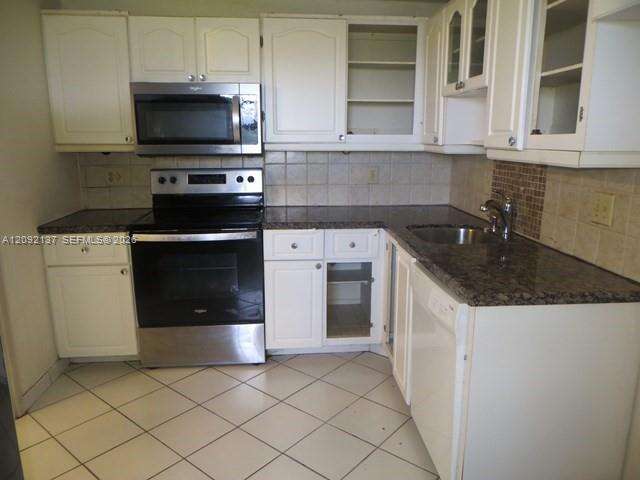 No 117 Palm Aire Country Club Apts | Unit #708 Unit #708 | Picture 12