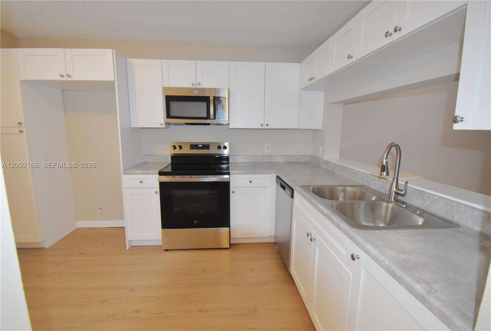 Sunrise Lakes 167 | Unit #405 Unit #405 | Picture 1