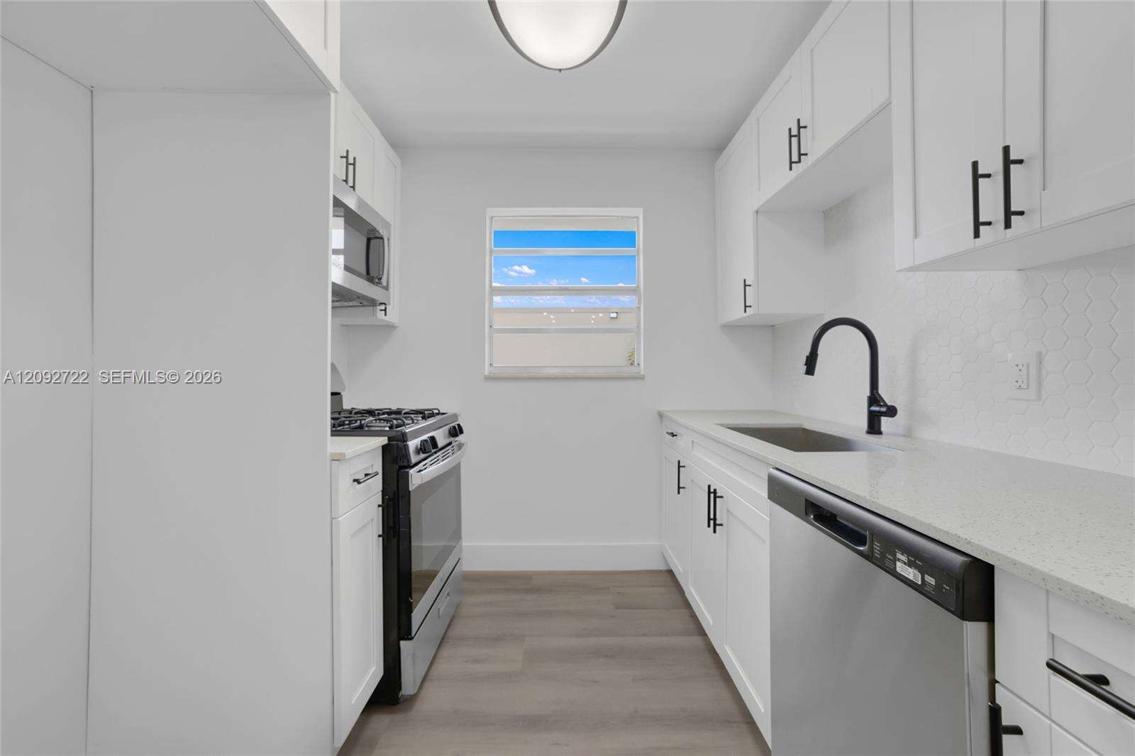 Jefferson South Shore Condo Assn | Unit #304 Unit #304 | Picture 13