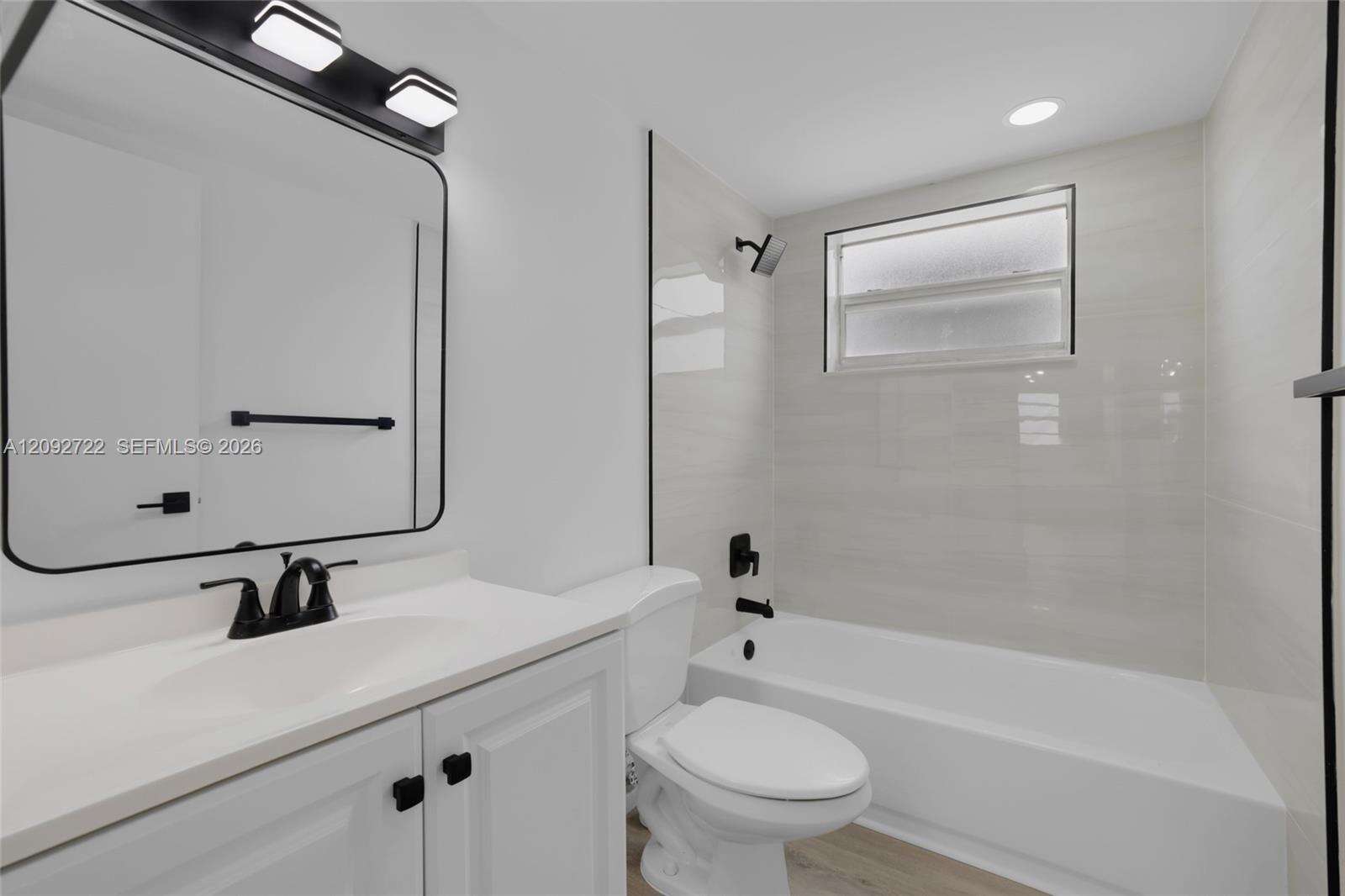 Jefferson South Shore Condo Assn | Unit #304 Unit #304 | Picture 18
