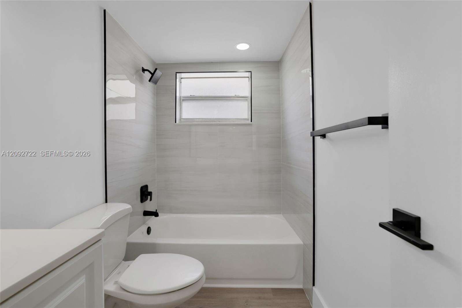 Jefferson South Shore Condo Assn | Unit #304 Unit #304 | Picture 19