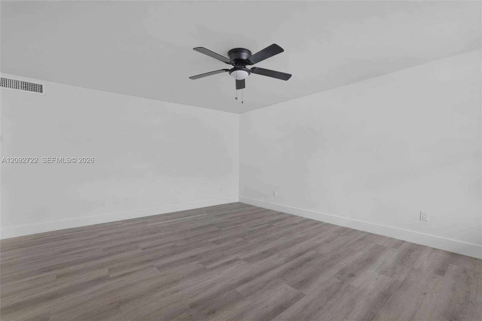 Jefferson South Shore Condo Assn | Unit #304 Unit #304 | Picture 3