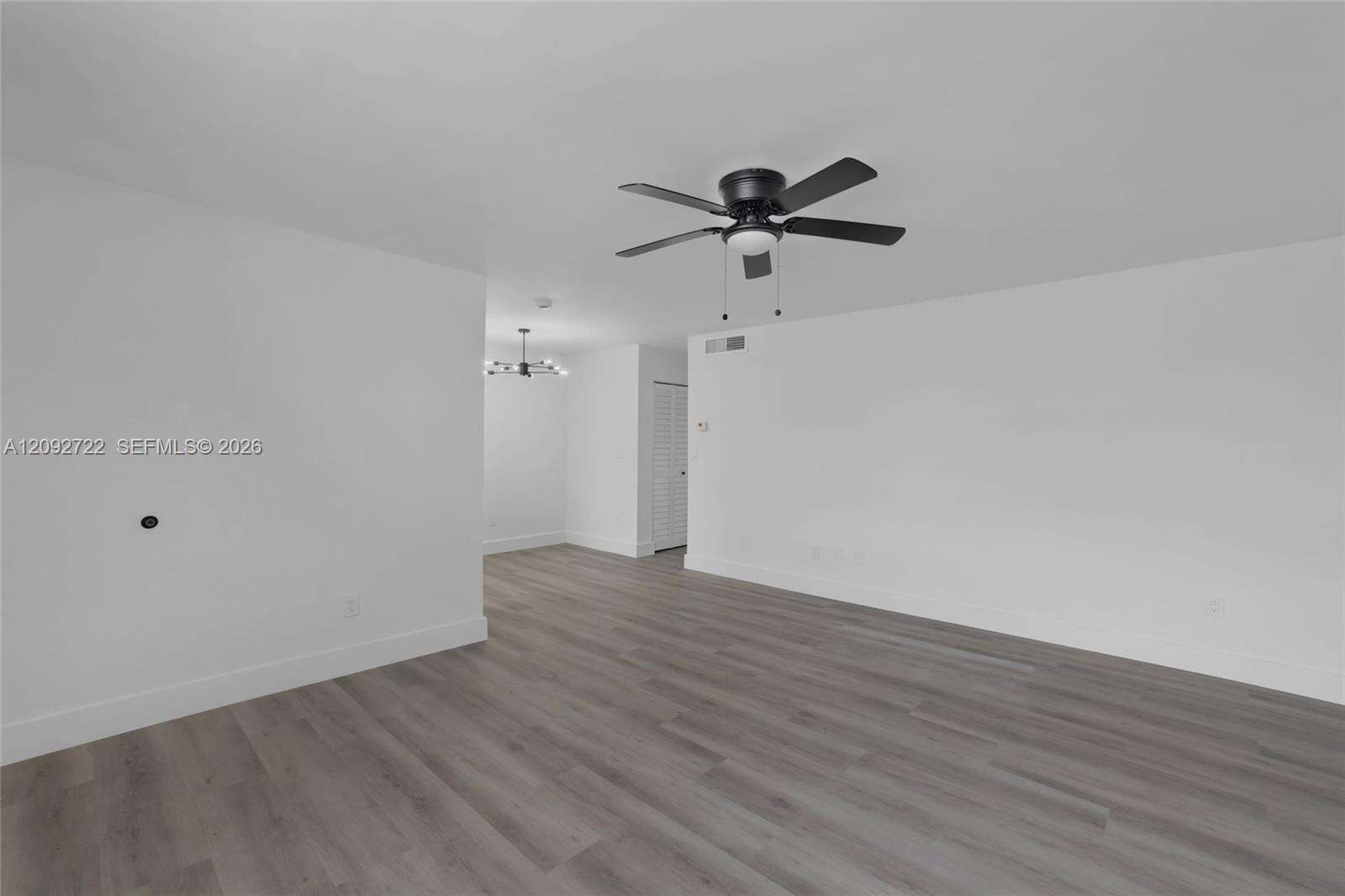 Jefferson South Shore Condo Assn | Unit #304 Unit #304 | Picture 8