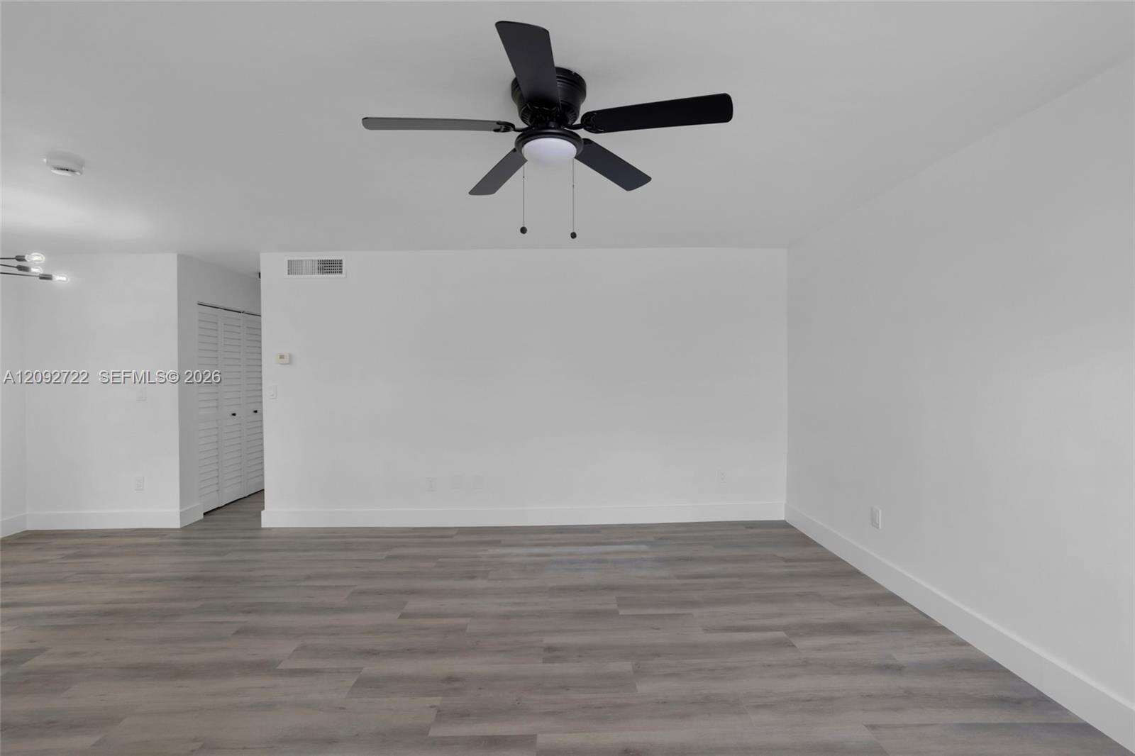 Jefferson South Shore Condo Assn | Unit #304 Unit #304 | Picture 9