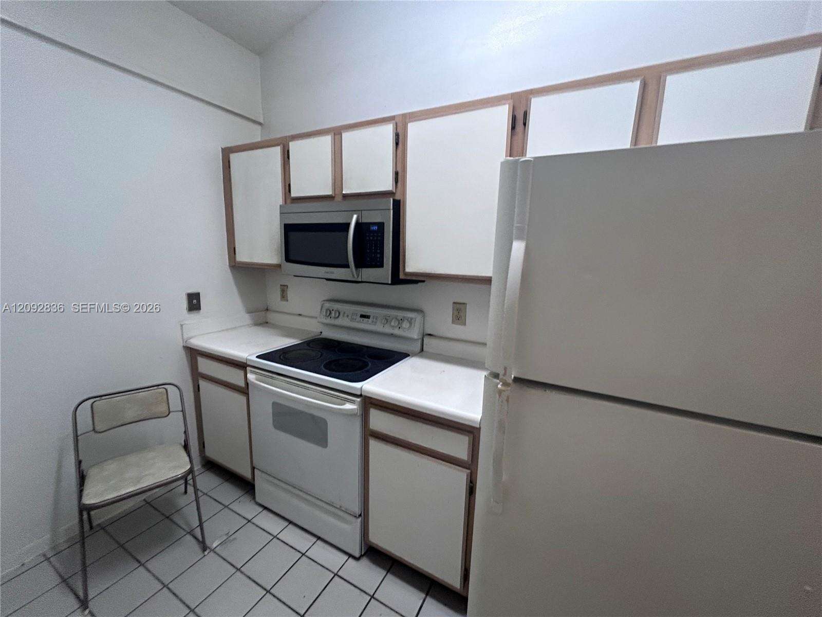 Lakeview Club | Unit #202 Unit #202 | Picture 2