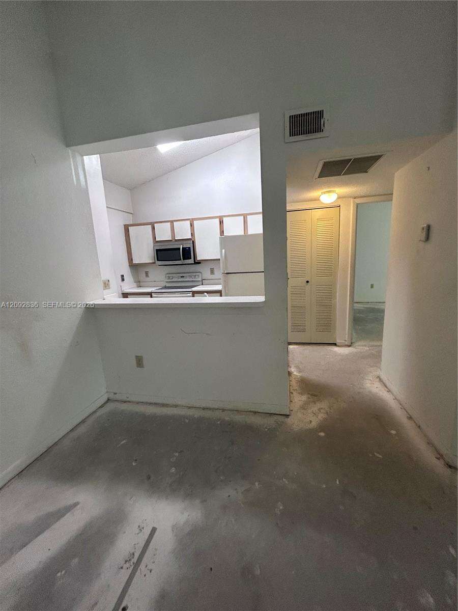 Lakeview Club | Unit #202 Unit #202 | Picture 4