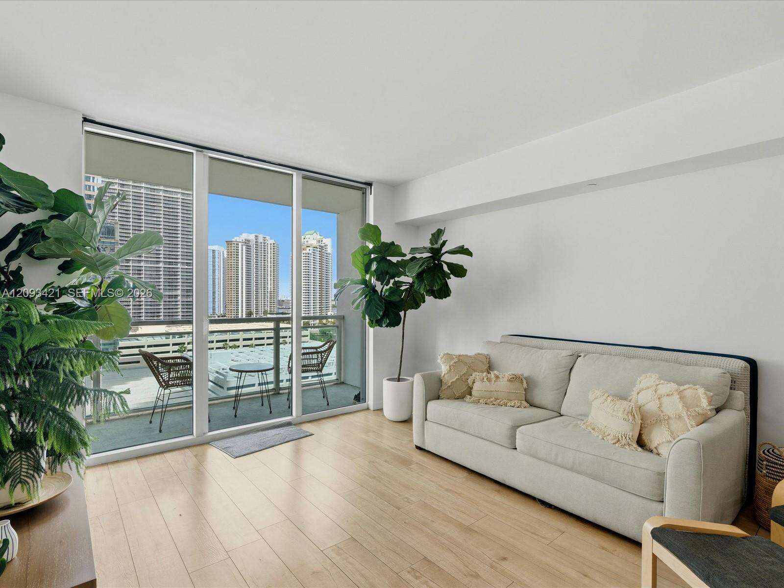 The Plaza 851 Brickell | Unit #1208 Unit #1208 | Picture 5