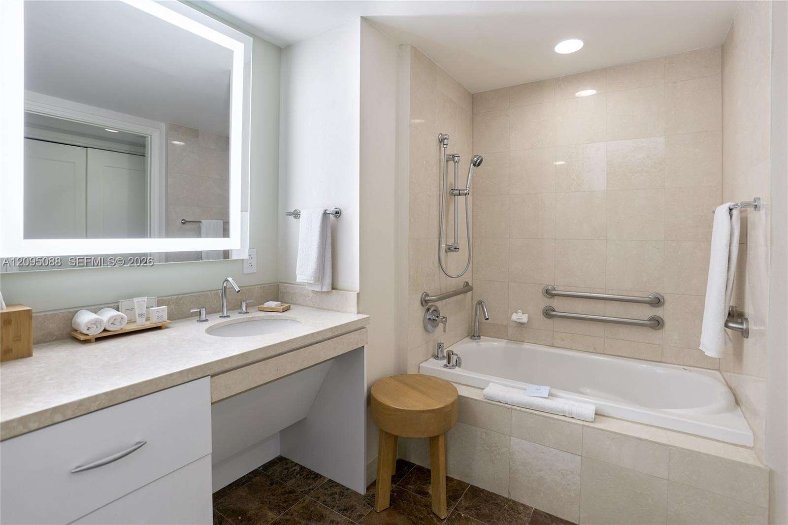 Q Club Resort Residences | Unit #712 Unit #712 | Picture 5