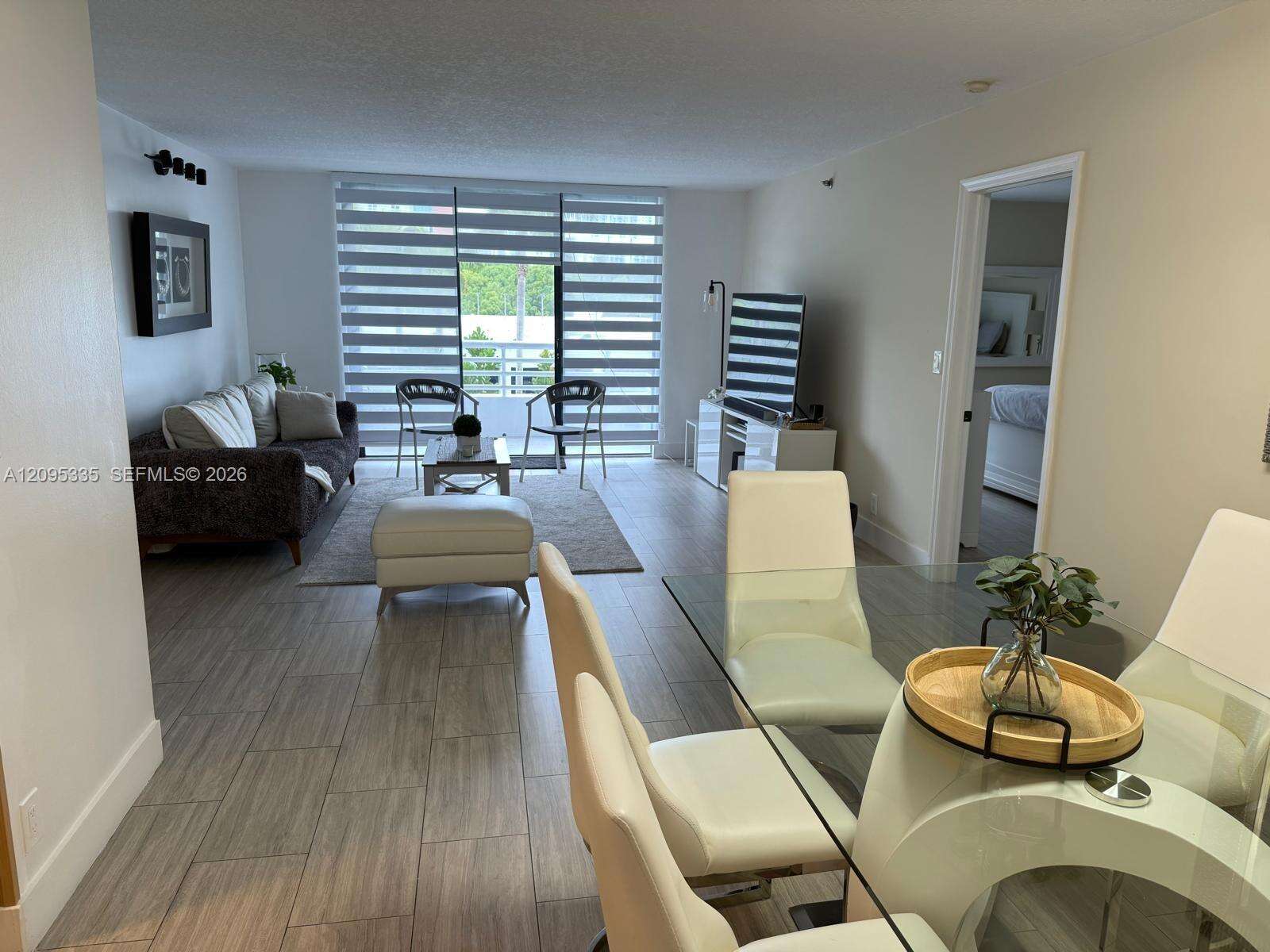 Parc Central Aventura East | Unit #414 Unit #414 | Picture 2