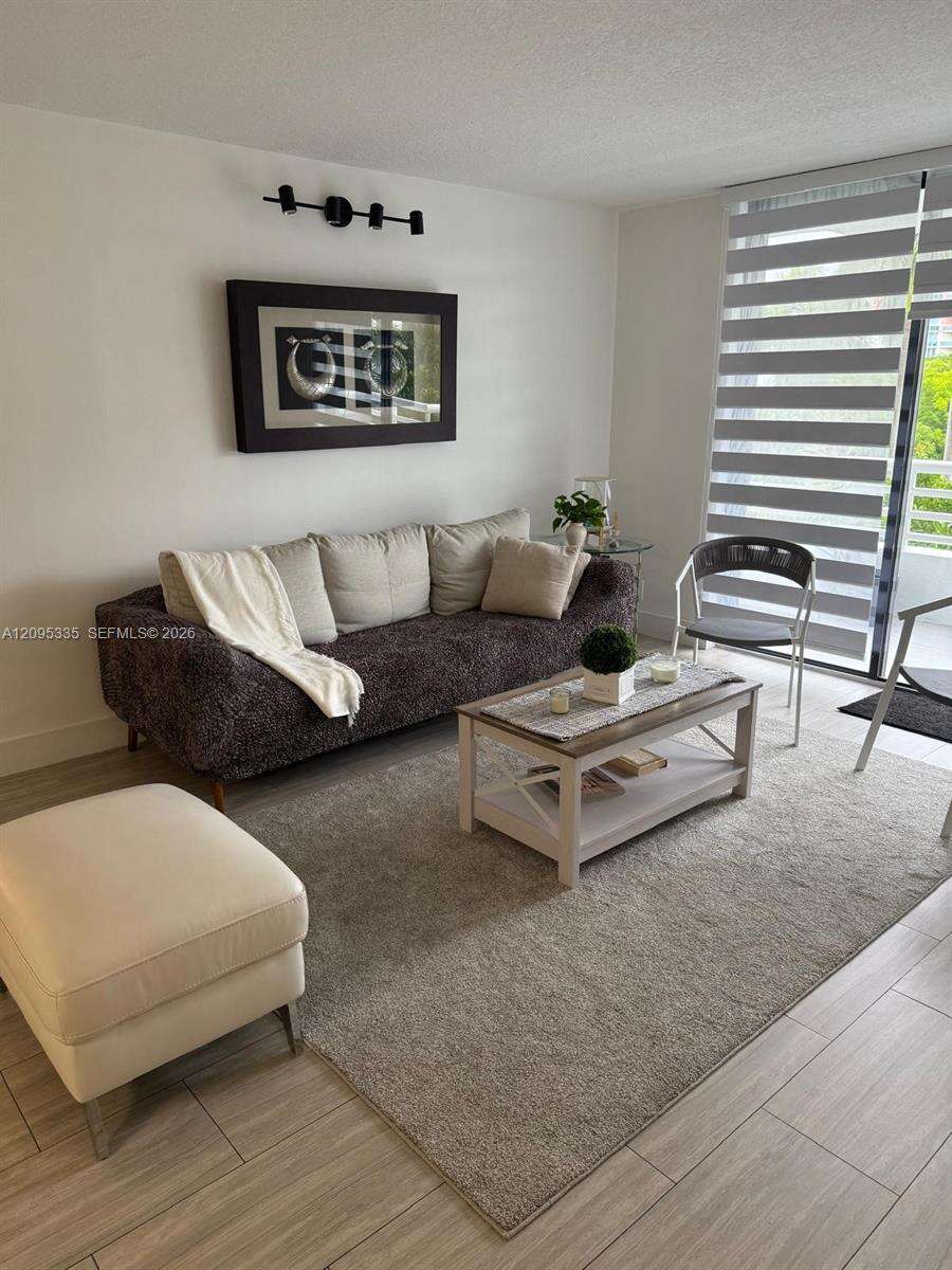 Parc Central Aventura East | Unit #414 Unit #414 | Picture 11