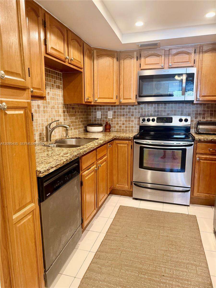 Kenland Walk Condo Iv | Unit #103 Unit #103 | Picture 18