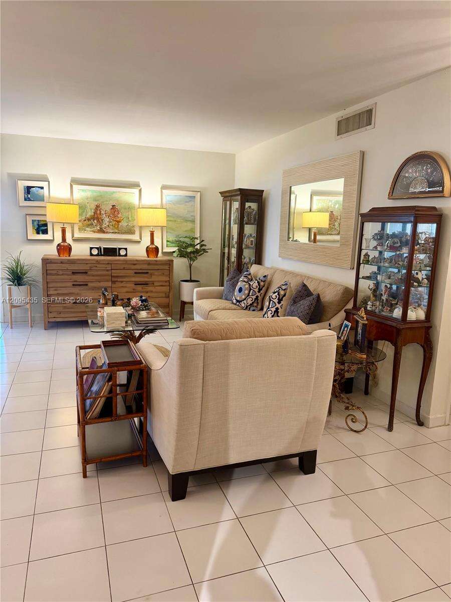 Kenland Walk Condo Iv | Unit #103 Unit #103 | Picture 6